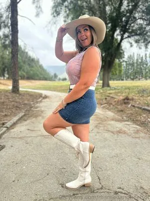 Marriedandheelsof OnlyFans Leaked Free Thumbnail Picture - #wthyTT8LUw