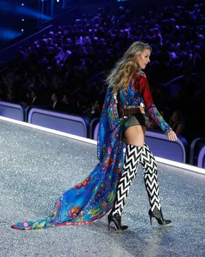 Martha Hunt OnlyFans Leaked Free Thumbnail Picture - #MAHt8H2wSs