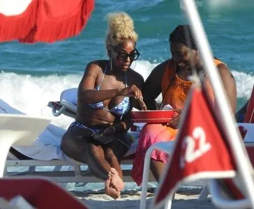 Mary J Blige OnlyFans Leaked Free Thumbnail Picture - #5ZtRPiK2HS