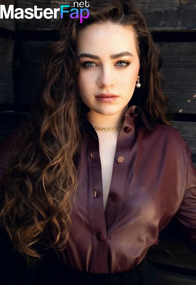 mary-mouser