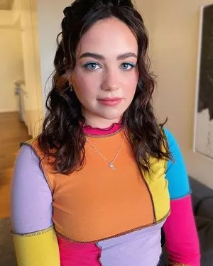 Mary Mouser OnlyFans Leaked Free Thumbnail Picture - #l7E8g4wZBs