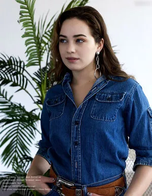 Mary Mouser OnlyFans Leaked Free Thumbnail Picture - #nNaDR1OVWV