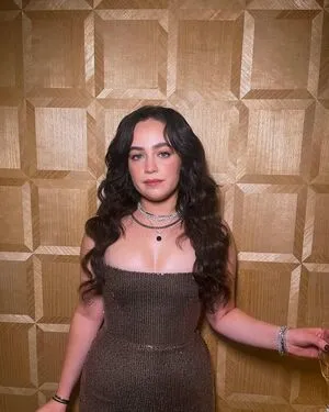 Mary Mouser OnlyFans Leaked Free Thumbnail Picture - #pgqDBeh3Cj