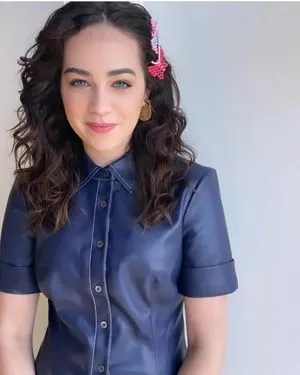 Mary Mouser OnlyFans Leaked Free Thumbnail Picture - #xNybhPrE5c