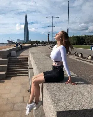 Mary Nabokova OnlyFans Leaked Free Thumbnail Picture - #0Hefbuddms