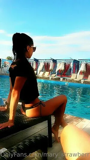 Mary Strawberry OnlyFans Leaked Free Thumbnail Picture - #DJWigCvdAw