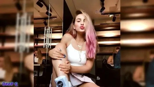 Maryana Ro OnlyFans Leaked Free Thumbnail Picture - #0sP4ajKYai
