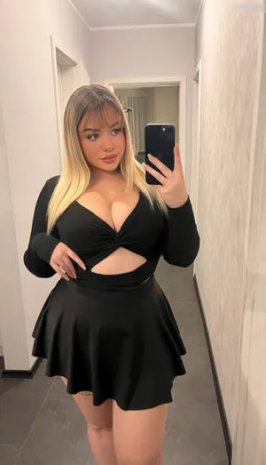Maryoffiziell OnlyFans Leaked Free Thumbnail Picture - #5UvVatfiPK