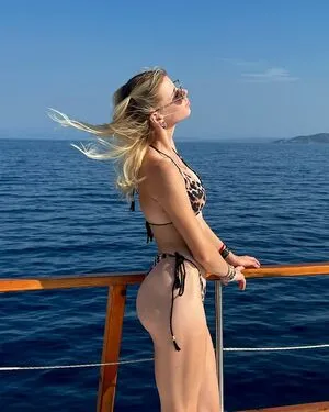 Masha Lobanova OnlyFans Leaked Free Thumbnail Picture - #P1QPVfCyAq