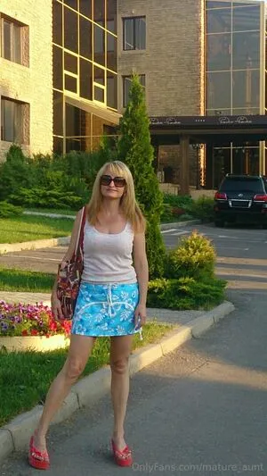Mature Aunt OnlyFans Leaked Free Thumbnail Picture - #2n00S8SP0r