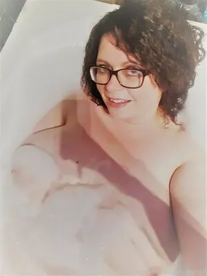 Maturebustymom OnlyFans Leaked Free Thumbnail Picture - #s9p5AaGDSA