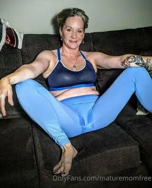 Maturemomfree OnlyFans Leaked Free Thumbnail Picture - #g8kj8Wv8wN