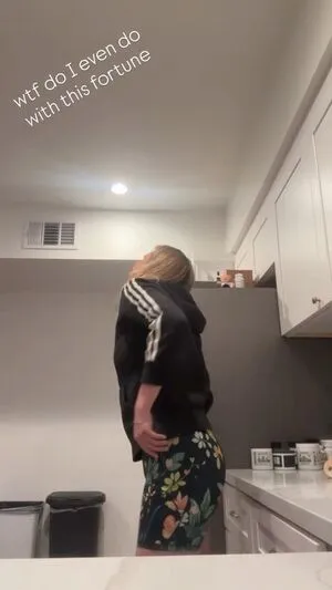 Maude Garrett OnlyFans Leaked Free Thumbnail Picture - #MklQajoiN3