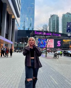 Maura London OnlyFans Leaked Free Thumbnail Picture - #Sw1EsaIRe2