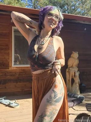 Mavissky OnlyFans Leaked Free Thumbnail Picture - #2BHrEHo5QN