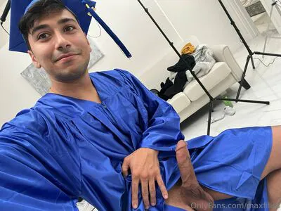 Maxfillss OnlyFans Leaked Free Thumbnail Picture - #yn2na3K4Vv
