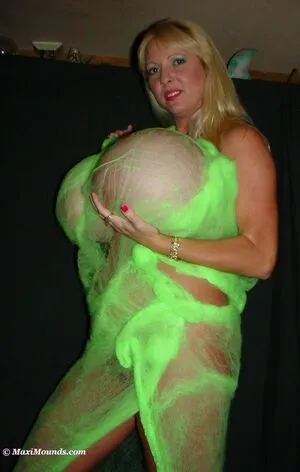 Maxi Mounds OnlyFans Leaked Free Thumbnail Picture - #8PYhY89iJ4