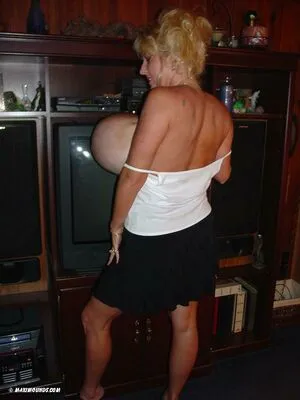 Maxi Mounds OnlyFans Leaked Free Thumbnail Picture - #cmtYWPNoe1