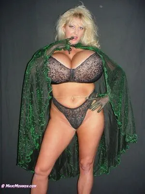 Maxi Mounds OnlyFans Leaked Free Thumbnail Picture - #nEuvNIjQJ1