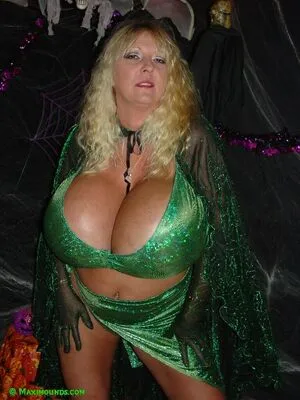 Maxi Mounds OnlyFans Leaked Free Thumbnail Picture - #uQJ5w6ptQf