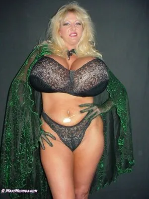 Maxi Mounds OnlyFans Leaked Free Thumbnail Picture - #yg9WnXVc84
