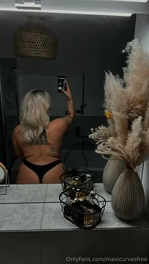 Maxicurvesfree OnlyFans Leaked Free Thumbnail Picture - #bLDffI4gyJ