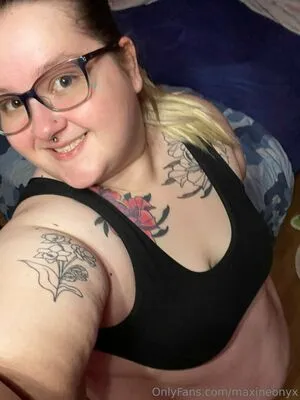 Maxineonyx OnlyFans Leaked Free Thumbnail Picture - #a5JsPoty9Q
