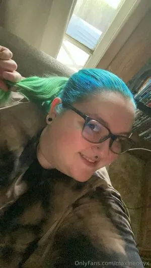 Maxineonyx OnlyFans Leaked Free Thumbnail Picture - #c7qUVzr0E7