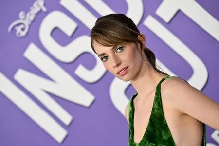 Maya Hawke OnlyFans Leaked Free Thumbnail Picture - #2z9774ho39