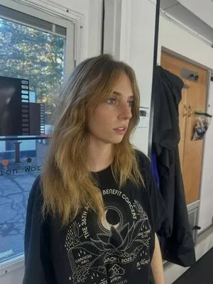 Maya Hawke OnlyFans Leaked Free Thumbnail Picture - #9whwkFlhQU