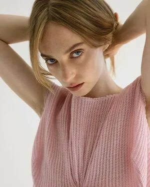 Maya Hawke OnlyFans Leaked Free Thumbnail Picture - #APX361oSsW