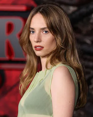 Maya Hawke OnlyFans Leaked Free Thumbnail Picture - #Ejd3FLVYWf