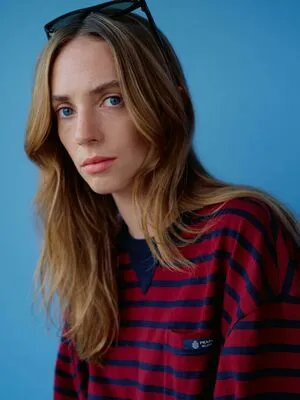 Maya Hawke OnlyFans Leaked Free Thumbnail Picture - #I2dZdB5SJN