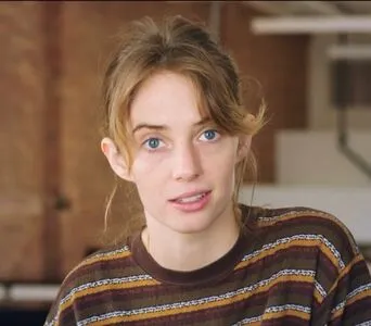 Maya Hawke Thumbnail Picture