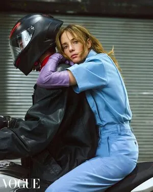 Maya Hawke OnlyFans Leaked Free Thumbnail Picture - #KFxuBbICZ9