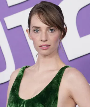 Maya Hawke OnlyFans Leaked Free Thumbnail Picture - #KbHWnBAAto