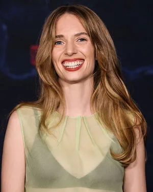 Maya Hawke OnlyFans Leaked Free Thumbnail Picture - #LThOyJrEs0