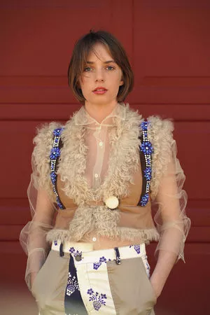 Maya Hawke OnlyFans Leaked Free Thumbnail Picture - #RAsyakfBZN