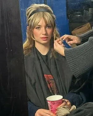 Maya Hawke OnlyFans Leaked Free Thumbnail Picture - #VQsl1L3GxS