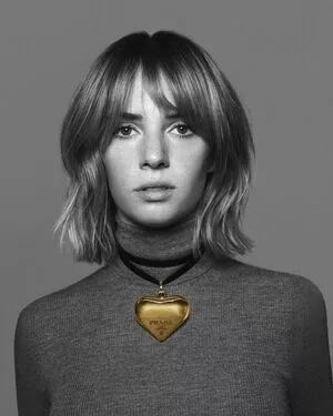 Maya Hawke OnlyFans Leaked Free Thumbnail Picture - #Wxzk2KSYCS