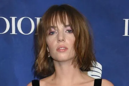 Maya Hawke OnlyFans Leaked Free Thumbnail Picture - #XGeWcJ8pAJ