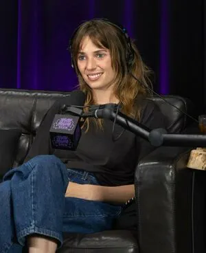 Maya Hawke OnlyFans Leaked Free Thumbnail Picture - #XidNkV8wsk