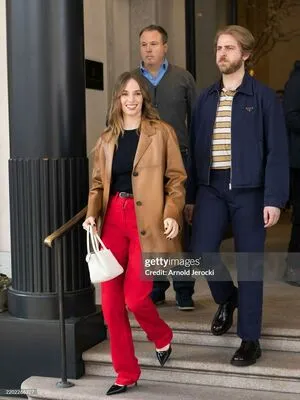 Maya Hawke OnlyFans Leaked Free Thumbnail Picture - #YpDTOugJ1R