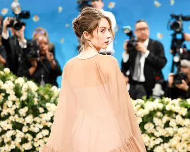 Maya Hawke OnlyFans Leaked Free Thumbnail Picture - #aouvfvhcUl