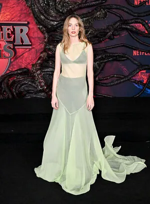 Maya Hawke OnlyFans Leaked Free Thumbnail Picture - #eg6NbSrnHH