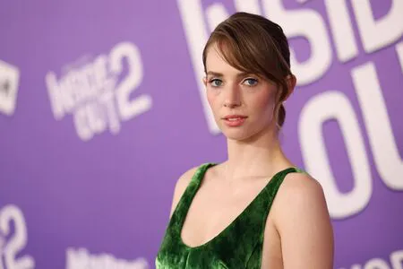 Maya Hawke OnlyFans Leaked Free Thumbnail Picture - #g2cC6DnCrD