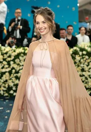Maya Hawke OnlyFans Leaked Free Thumbnail Picture - #hHzwGWWjOE