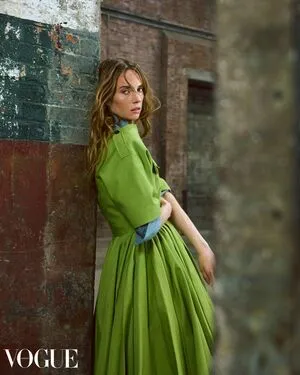 Maya Hawke OnlyFans Leaked Free Thumbnail Picture - #hJqgk9X29C