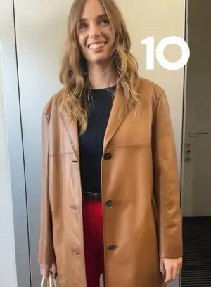 Maya Hawke OnlyFans Leaked Free Thumbnail Picture - #qmroKnK35Q
