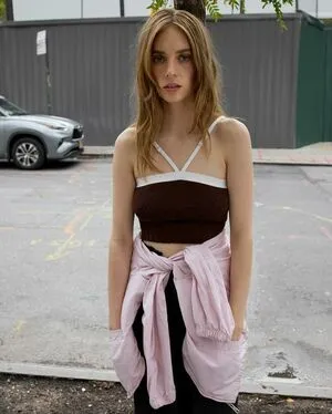 Maya Hawke OnlyFans Leaked Free Thumbnail Picture - #wYoSCUI4Z5